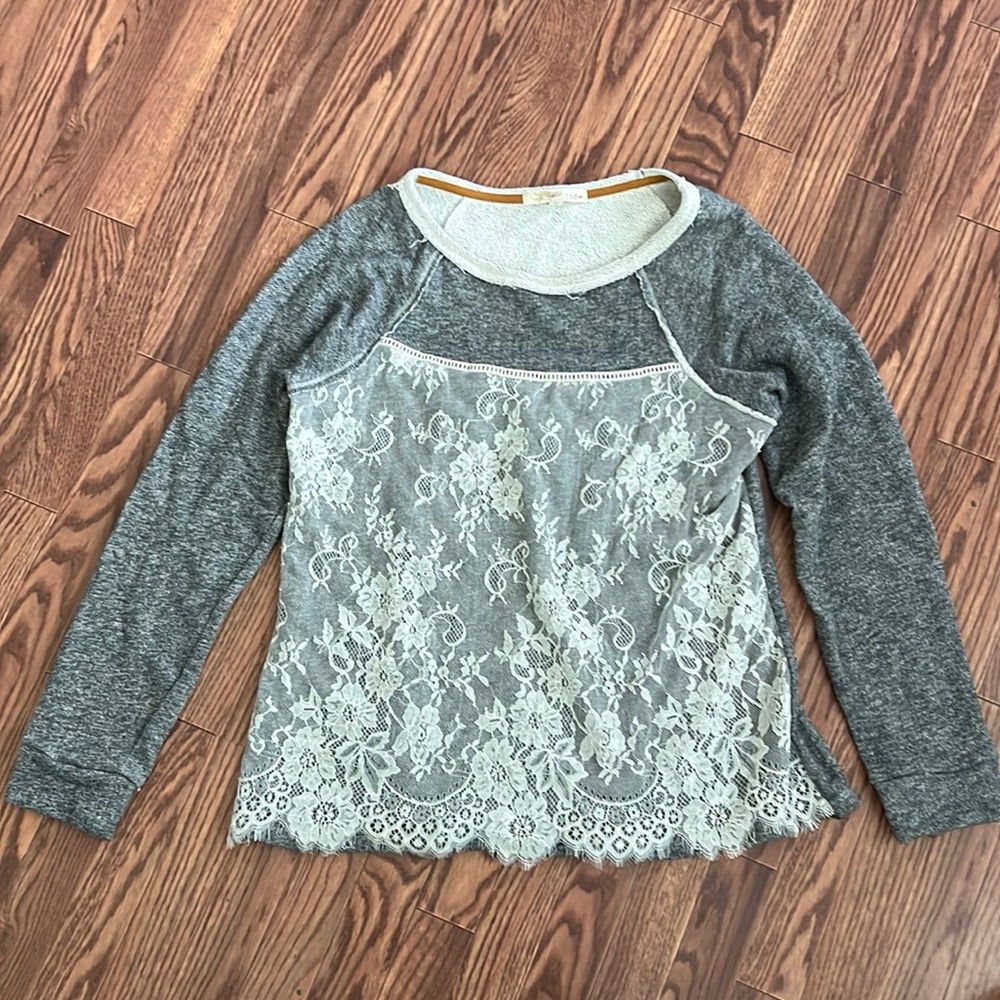 Rewind sweater size XL